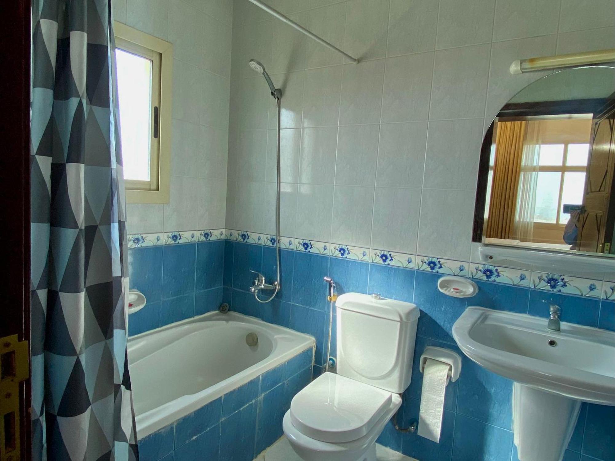 Al Misrea Tower Apartman Manáma Kültér fotó