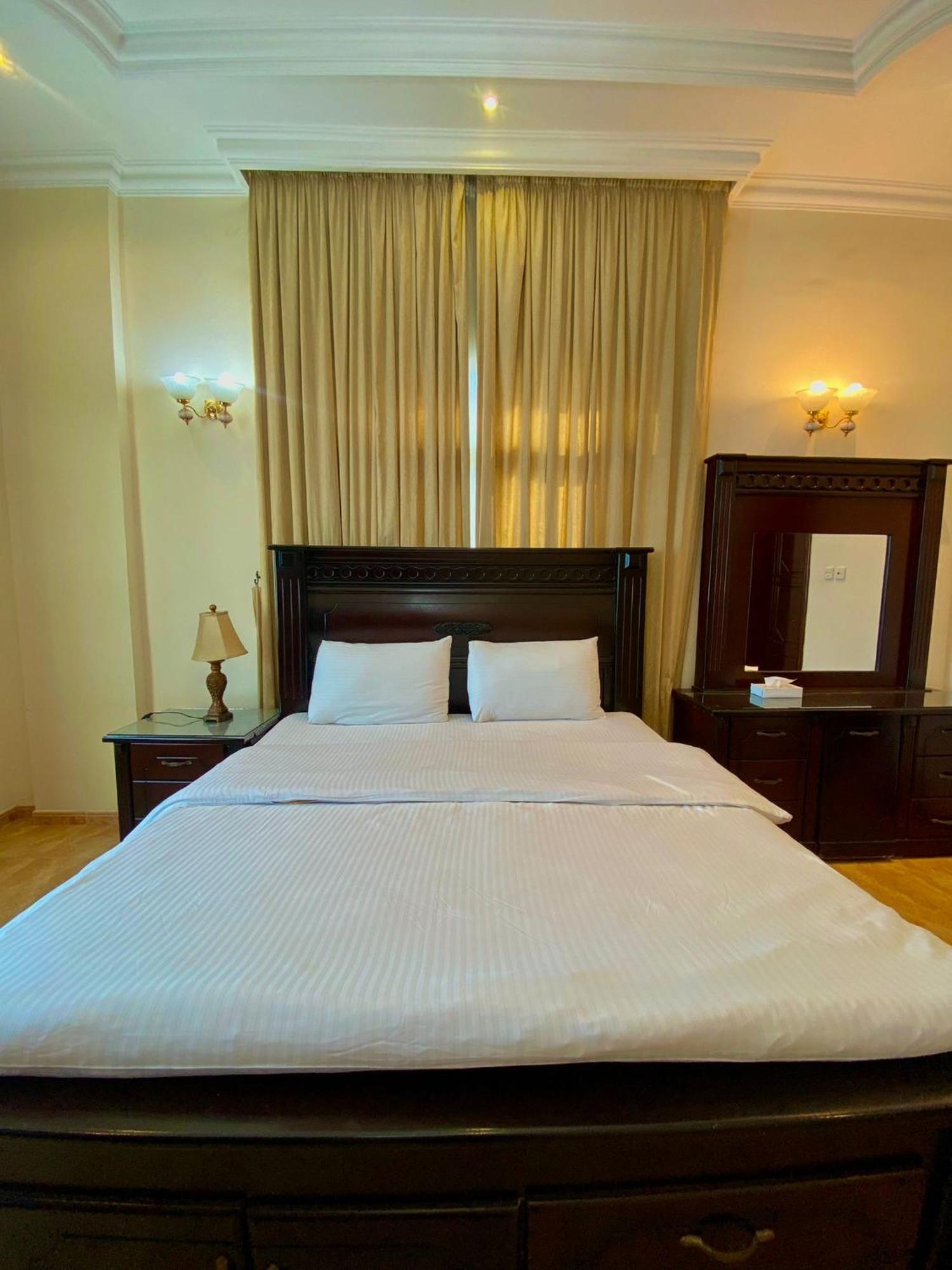 Al Misrea Tower Apartman Manáma Kültér fotó